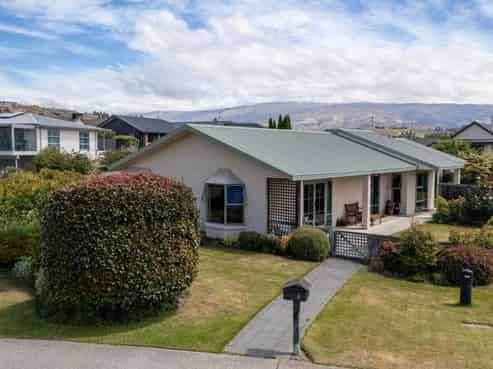 6 Orchard Drive, Alexandra