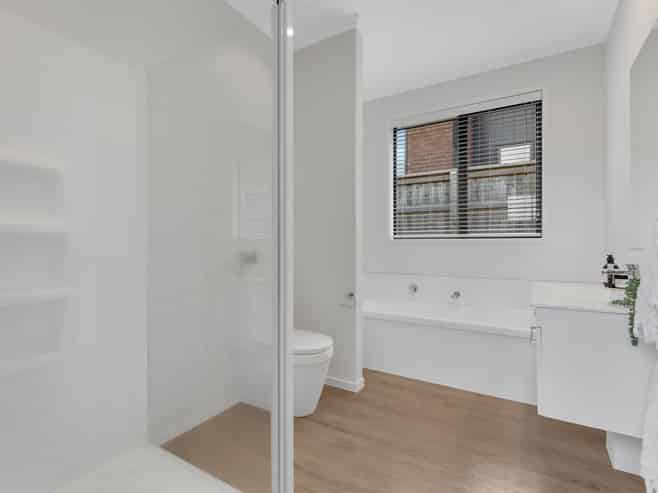 1B Hera Lane, Pyes Pa