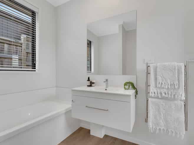 1B Hera Lane, Pyes Pa