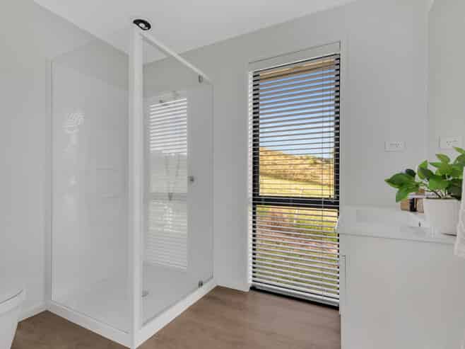 1B Hera Lane, Pyes Pa