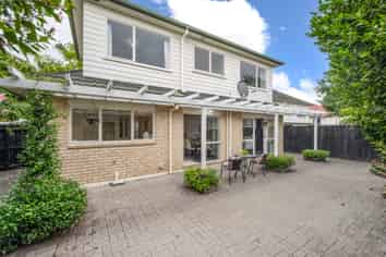 2/14 Casabella Court, Northpark