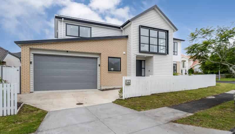 10 Bronte Place, Somerville