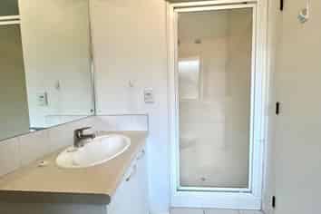 5 Stratford Road, The Gardens