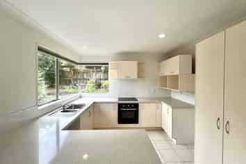 5 Stratford Road, The Gardens