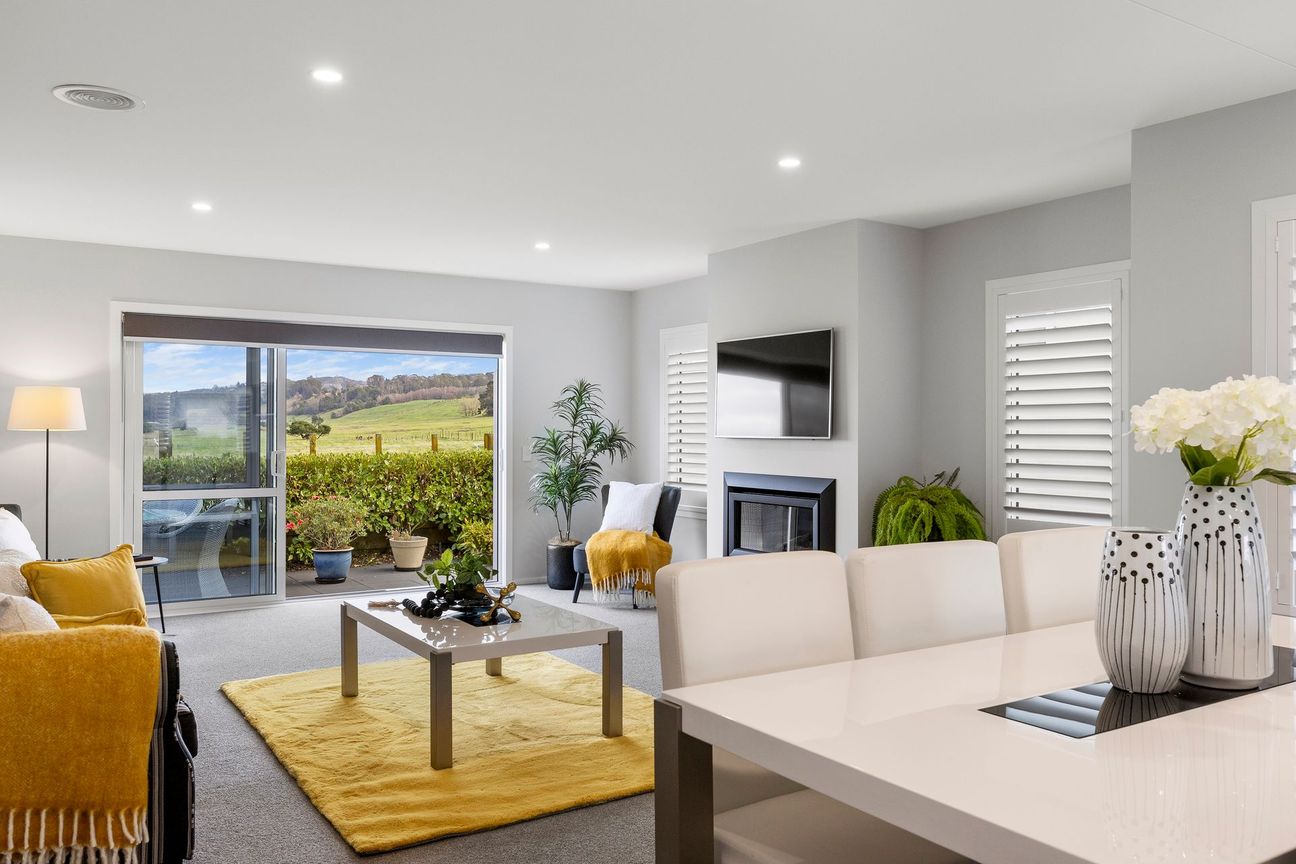 Modern Comfort with Rural Backdrop – pohled 4