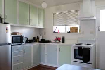 2/94 Charles St, Waltham