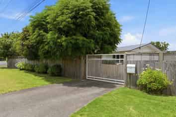 59 Kingswood Road, Brookfield