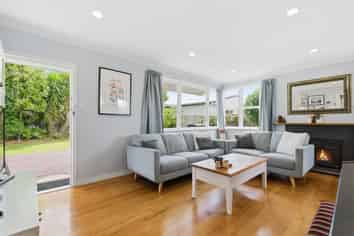 59 Kingswood Road, Brookfield