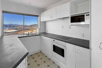 7B/1 Grant Road, Thorndon