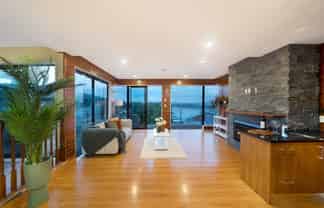 4 Gordon Stanley Drive, Massey