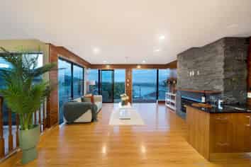 4 Gordon Stanley Drive, Massey