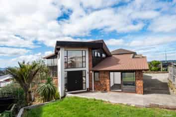 4 Gordon Stanley Drive, Massey