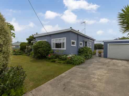 24 Queenwood Road, Levin