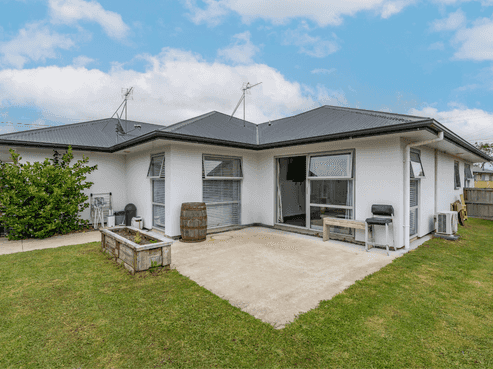 54 Lewis Street, Glenview