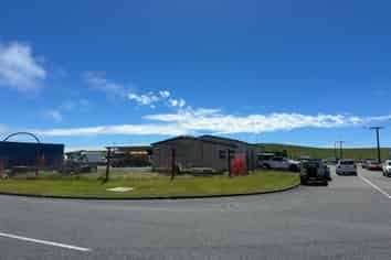 Tidy Workshop & Office on Corner Site