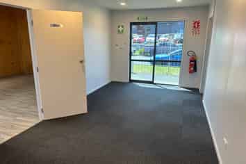 Tidy Workshop & Office on Corner Site