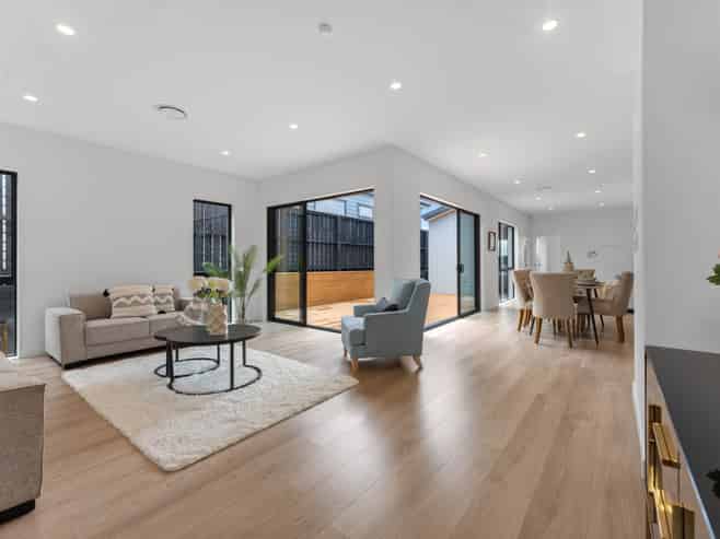 74 Huanui Drive, Orewa