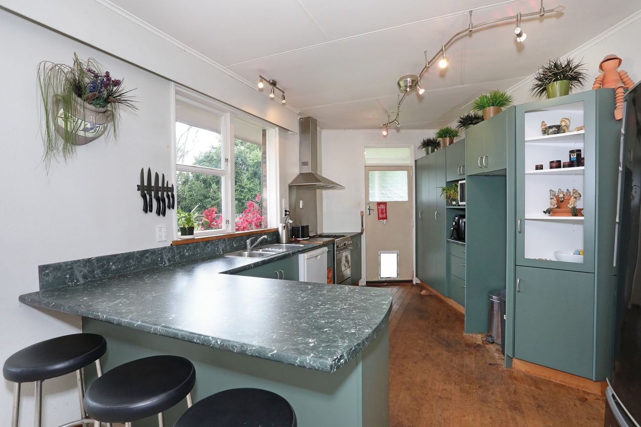 West Street – A Rare Treat! - Vista 3