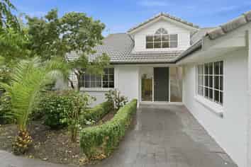 10 Highgate Place, Somerville