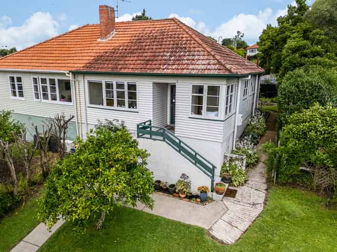 24 Plunket Terrace, Hamilton East