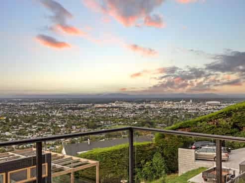 76 Huntsbury Avenue, Huntsbury