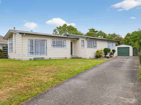 36 Abraham Crescent, Milson