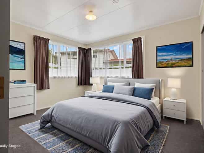 36 Abraham Crescent, Milson