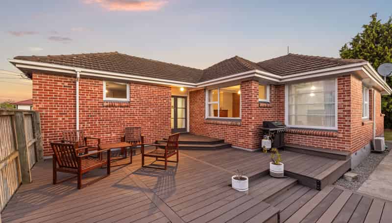 82 Daniels Road, Redwood