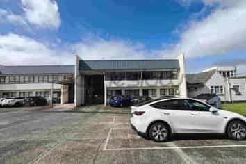 139 sqm Well-Structured Affordable Office