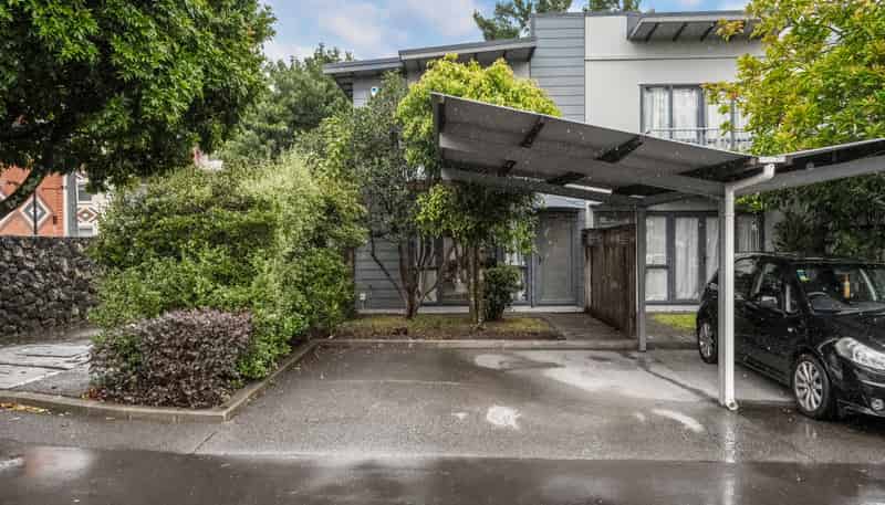 1/8 Soljak Place, Mount Albert