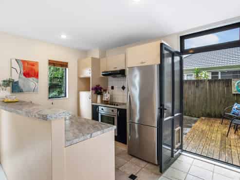 1/8 Soljak Place, Mount Albert