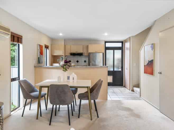 1/8 Soljak Place, Mount Albert