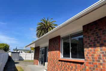 2/5 Charles Street, Belmont