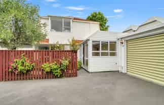 33 Hewitts Road, Merivale