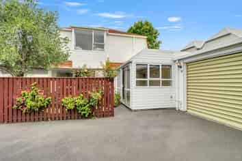 33 Hewitts Road, Merivale