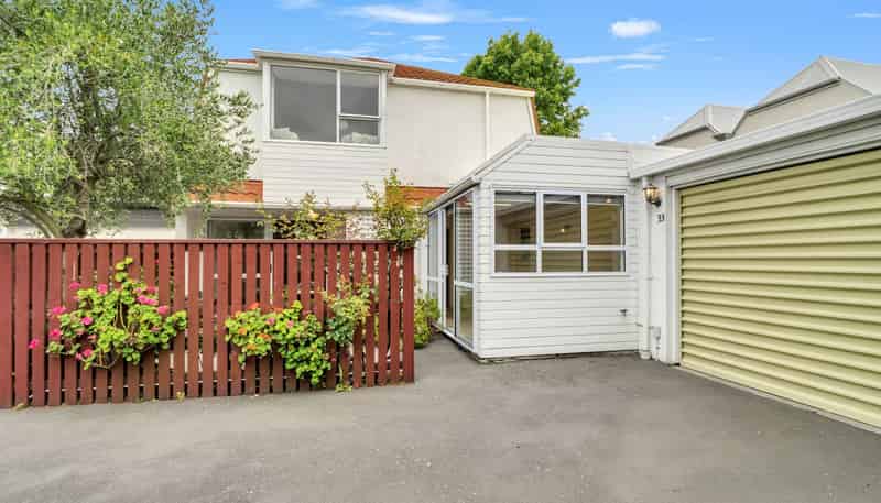 33 Hewitts Road, Merivale