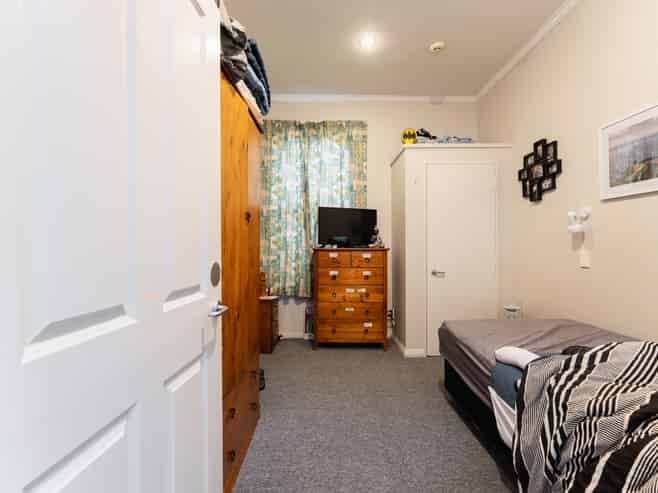 63 Law Street, Caversham