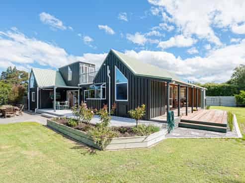 37 Cedar Road, Te Awanga