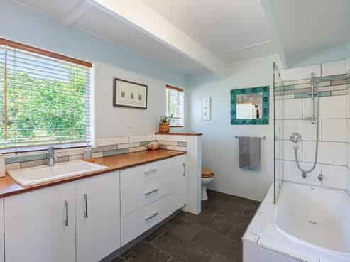 37 Cedar Road, Te Awanga