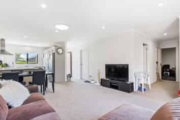 4 Wakaroa Avenue, TE ATATU PENINSULA