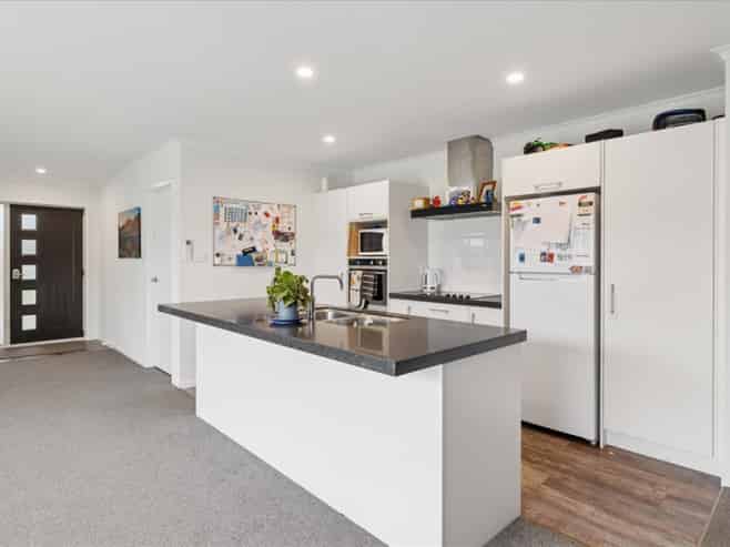 44 Awataha Crescent, Pyes Pa