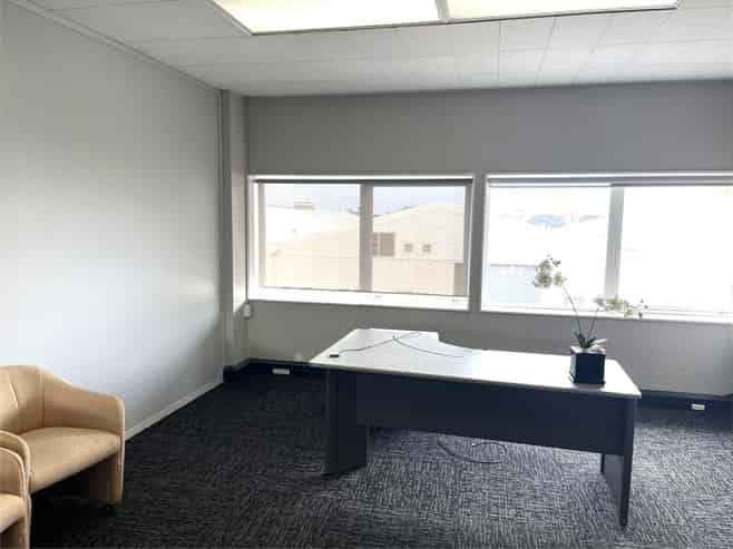 High-profile warehouse with secure yard