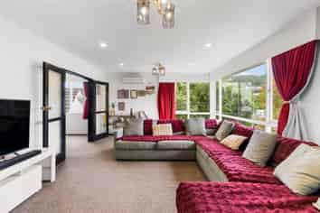 10 Woodhouse Avenue, Karori