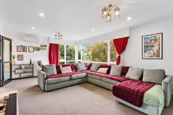 10 Woodhouse Avenue, Karori