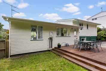 10 Woodhouse Avenue, Karori