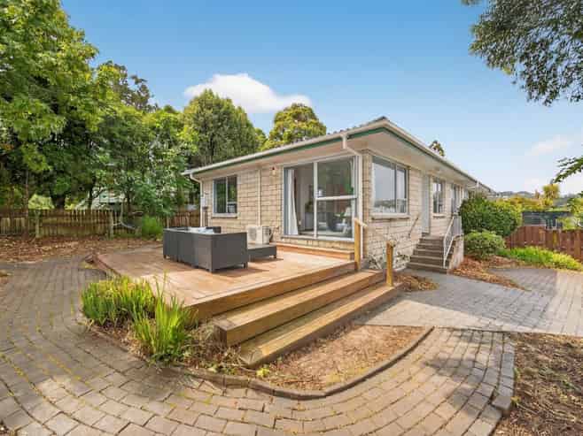 1/1 Piripiri Crescent, Torbay