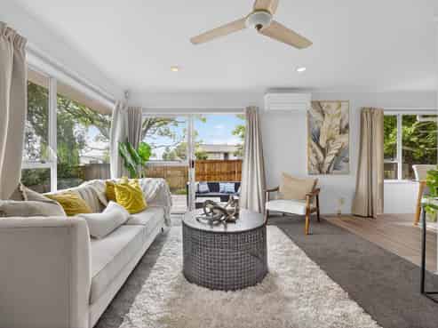 1/1 Piripiri Crescent, Torbay