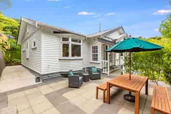 80 Delhi Crescent, Khandallah