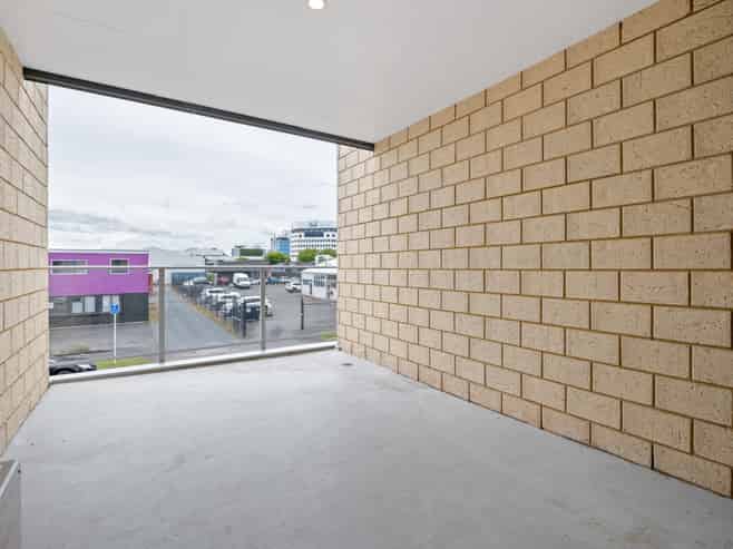 4/7 Vialou Street, Hamilton Central