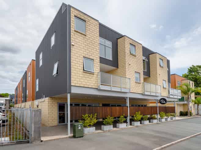 4/7 Vialou Street, Hamilton Central